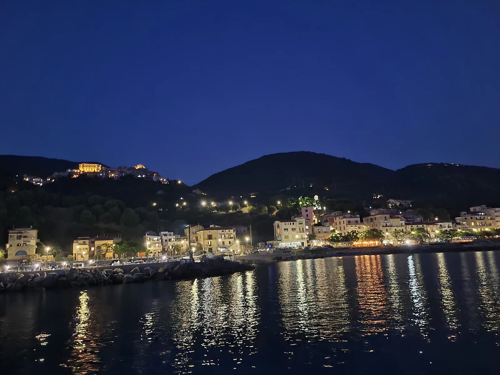 Hotel Riviera Pisciotta - Vista storica dell'hotel tra gli ulivi